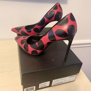SAINT LAURENT Heart Print Pointed Toe Heels Sz 39.